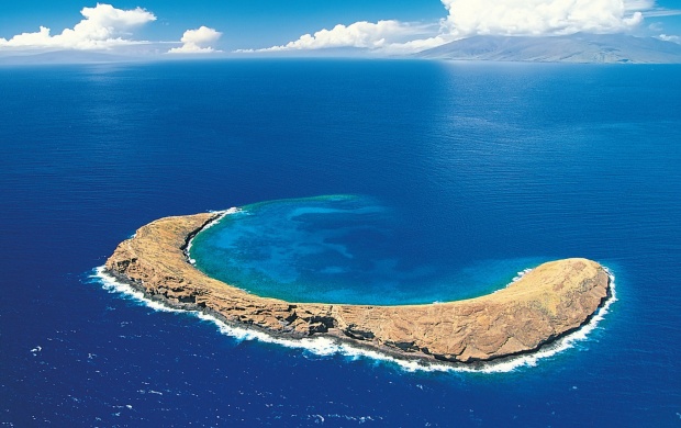 Molokini Crater (click to view)