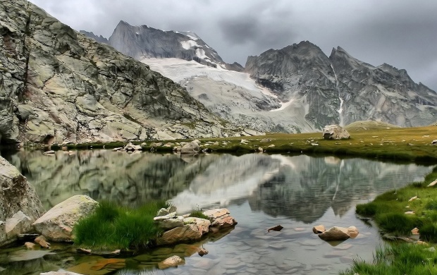Mountain Lake Reflection (click to view)