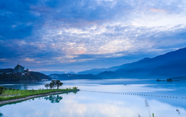 Mountain River Of Taiwan Nantou (click to view)