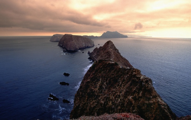 Mountainous Islands  (click to view)