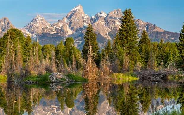 Mountains Lake Reflection (click to view)