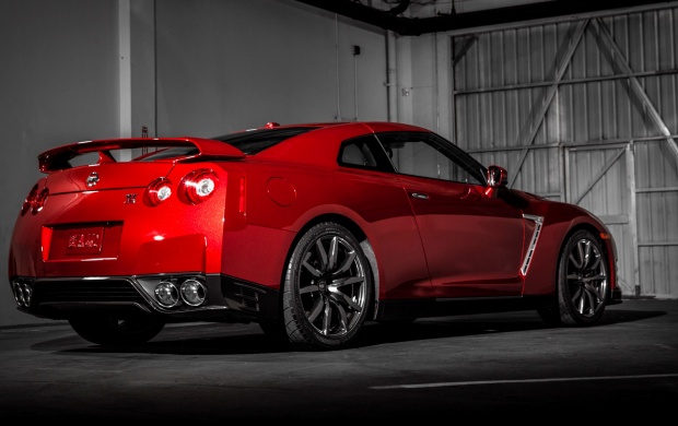 Nissan GT-R 2014 (click to view)