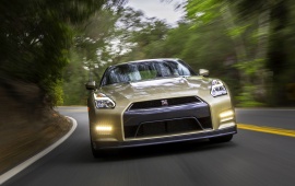 Nissan GT-R 45th Anniversary Gold Edition 2016