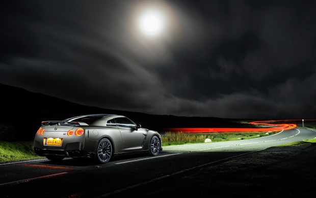 Nissan GT-R 45th Anniversary Gold Edition Back View (click to view)