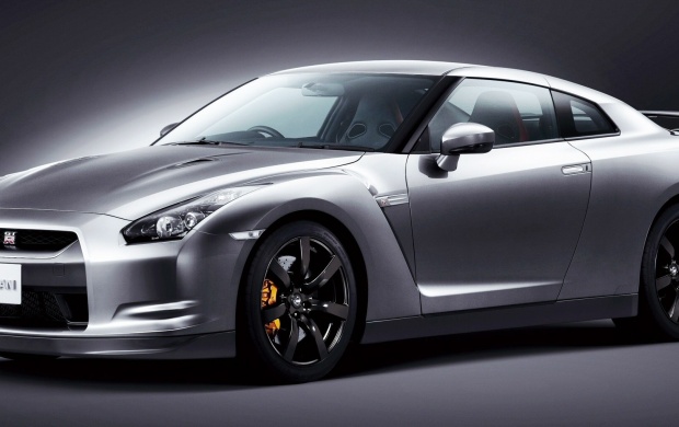 Nissan GT-R R35 (click to view)