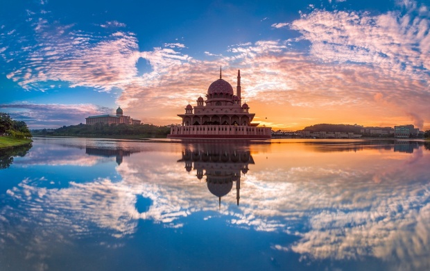 Palace Lake Reflection (click to view)