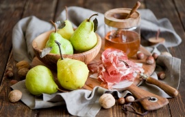 Pears Honey Nuts