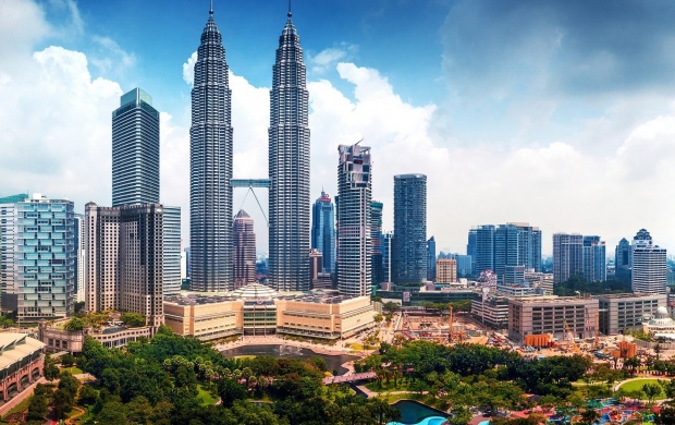 Petronas Towers Kuala Lumpur Skyscrapers (click to view)