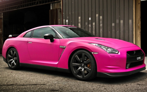 Pink Noise Nissan GTR (click to view)