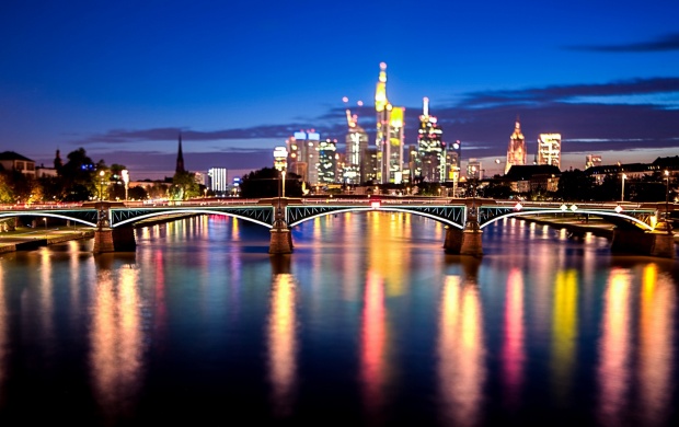 Ponte Vecchio Bridge Frankfurt City (click to view)