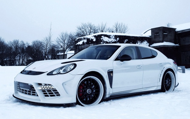 Porsche Panamera Turbo With Snow