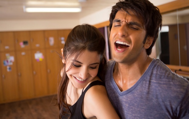 Ranveer And Anushka Dil Dhadakne Do (click to view)