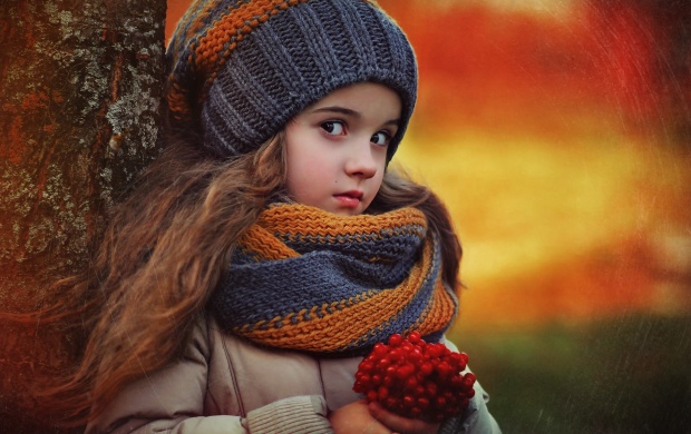 Red Berries Cute Girl (click to view)