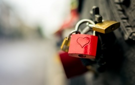 Red Lock On Lovely Heart
