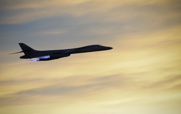 Rockwell B-1 Lancer Aircraft (click to view)