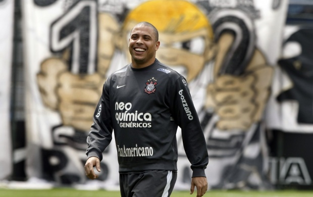 Ronaldo Luis Nazario De Lima (click to view)