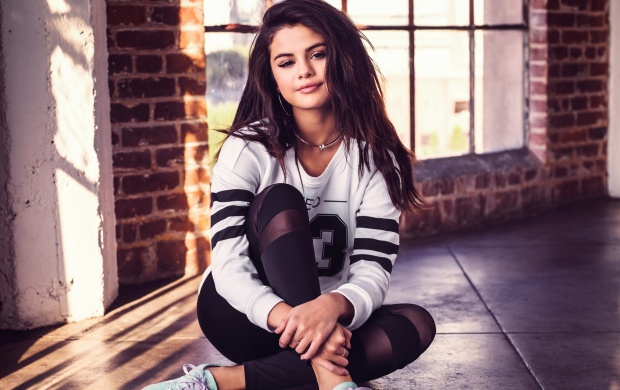 Selena Gomez Adidas Neo 2015 (click to view)