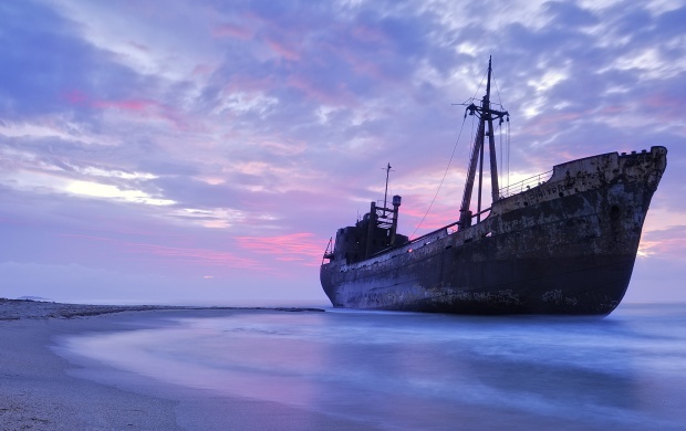 Ship Is Stranded (click to view)