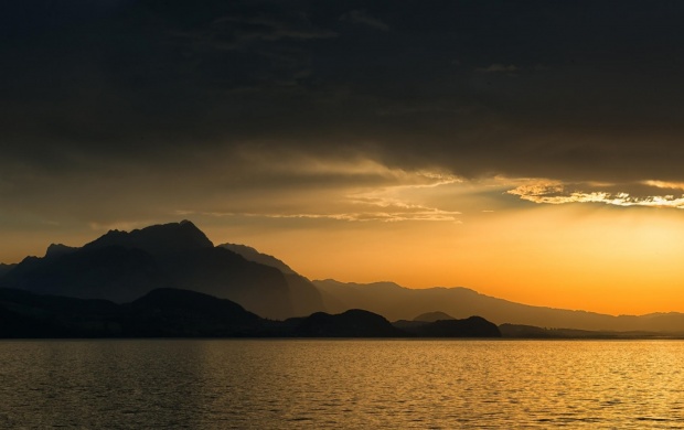 Sunrise Mountain Lake Landscape (click to view)