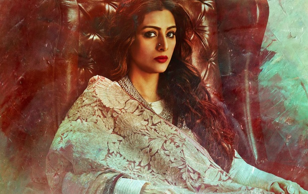 Tabu As Begum Hazrat In Fitoor (click to view)