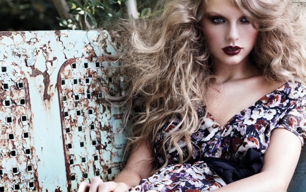 Taylor Swift Allure (click to view)