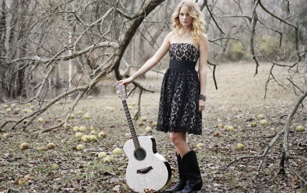 Taylor Swift With Guitar