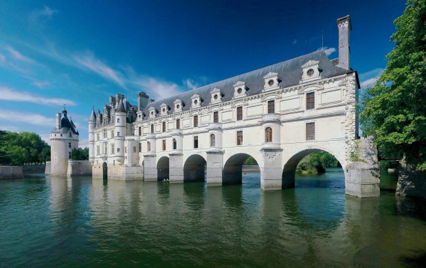 The Chateau De Chenonceau (click to view)