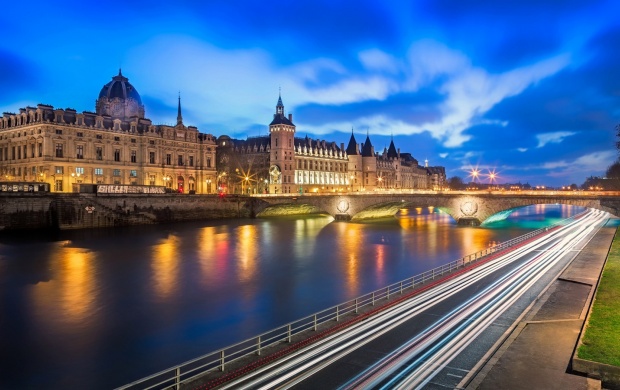 The Conciergerie Paris France (click to view)