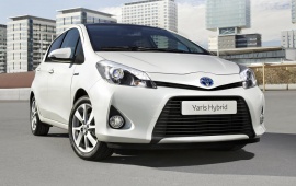 Toyota Yaris Hybrid 2012