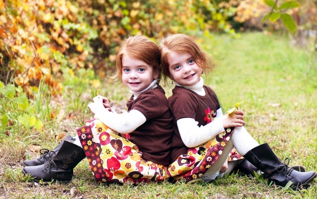 Twins Children Girl (click to view)