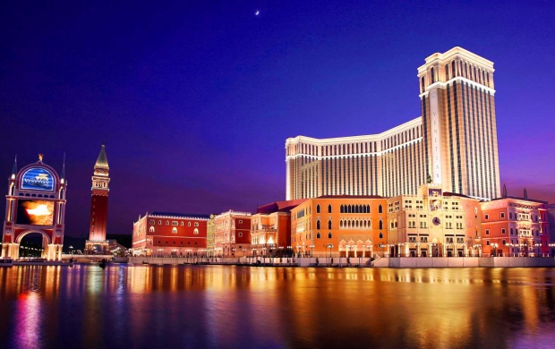 Venetian Hotel Macau City Night (click to view)