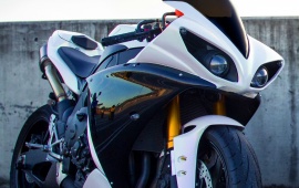White Yamaha Yzf-R1 Motorcycle
