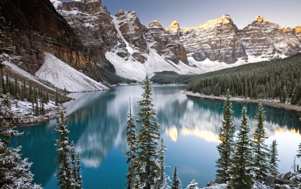 Winter Mountains Lake (click to view)