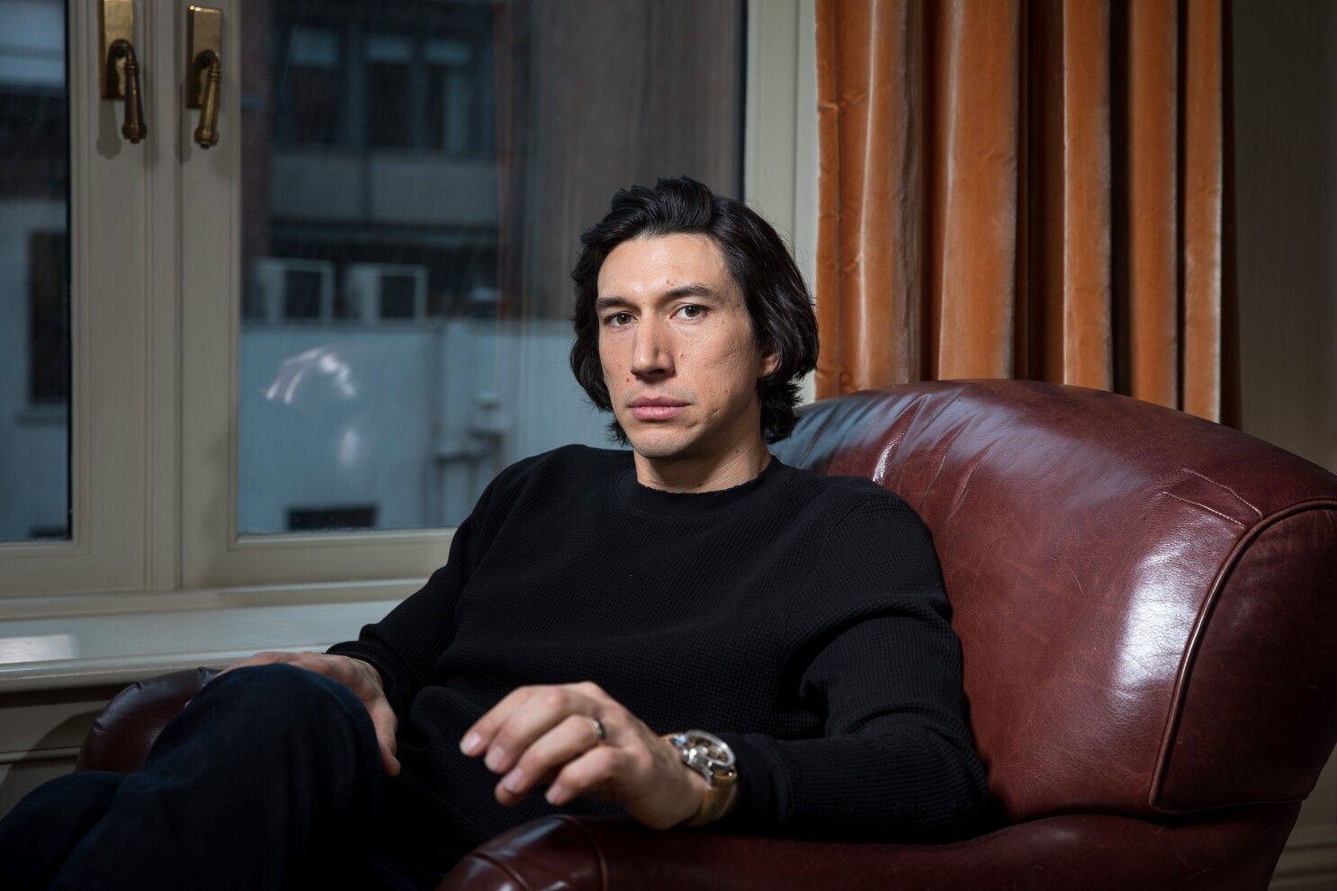 adam Driver Blends Intesity Vulnerability Into Marriage Story Los Angeles Times