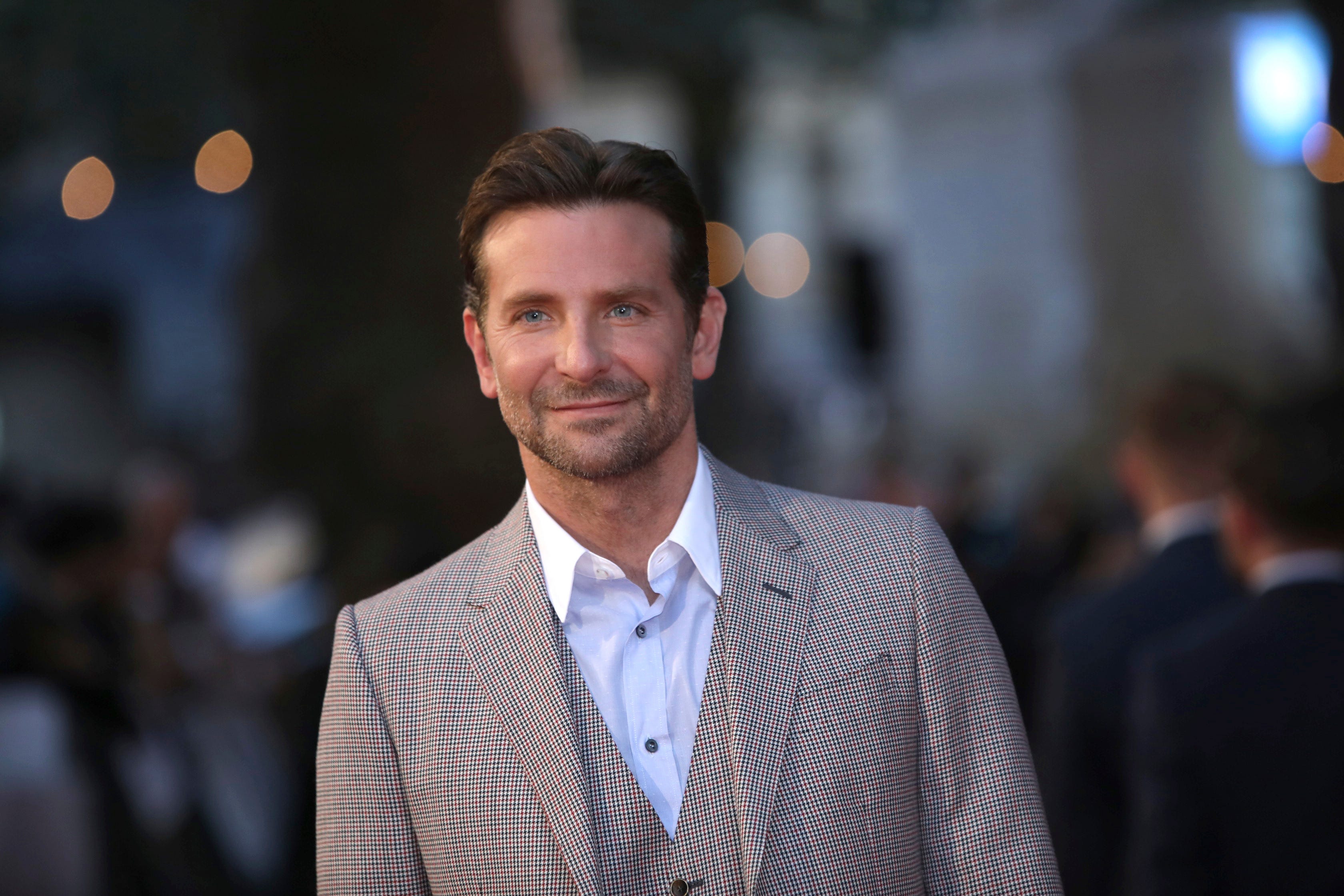 bradley Cooper Reveals He Was Held At Knifepoint On Nyc Subway In 2019