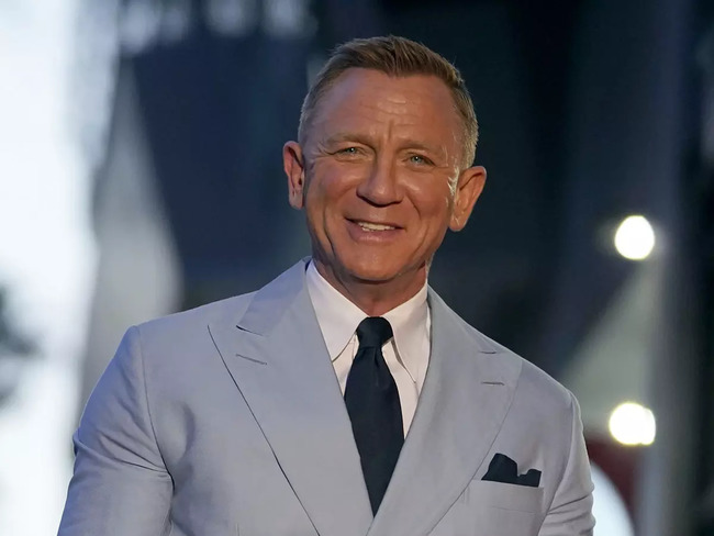daniel Craig Joins Uk Honours List Gets Companion Of The Order Of St Michael And St George Title The Economic Times