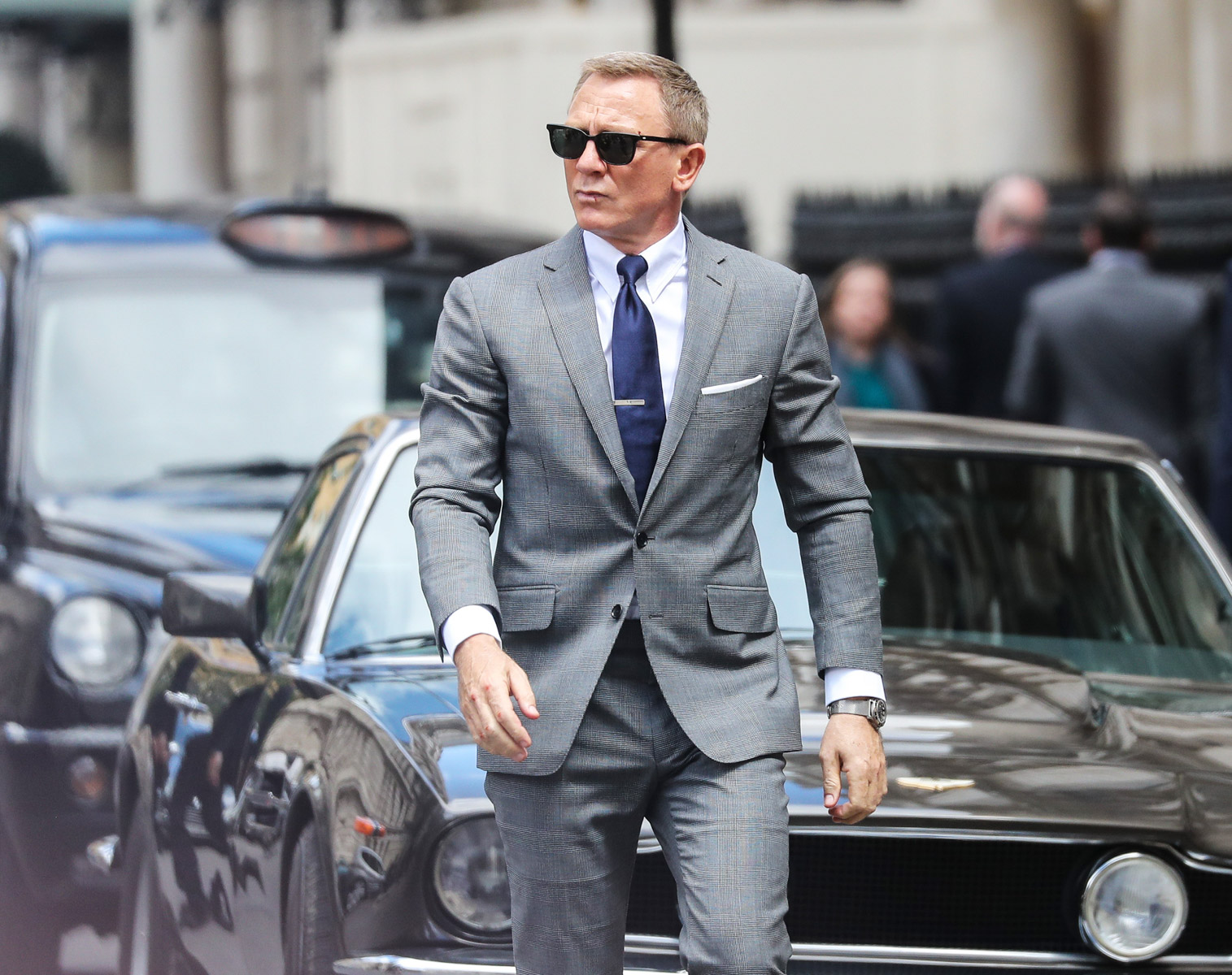 how To Get Daniel Craigs Style The Last James Bond