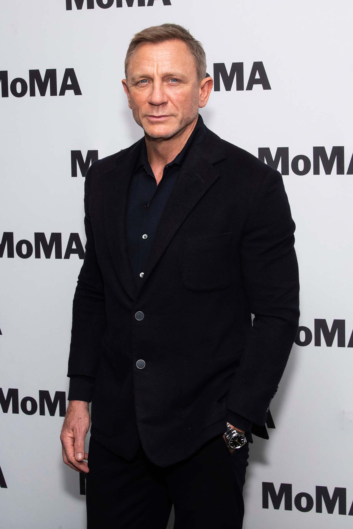 why Daniel Craig Says James Bond Shouldnt Be A Woman