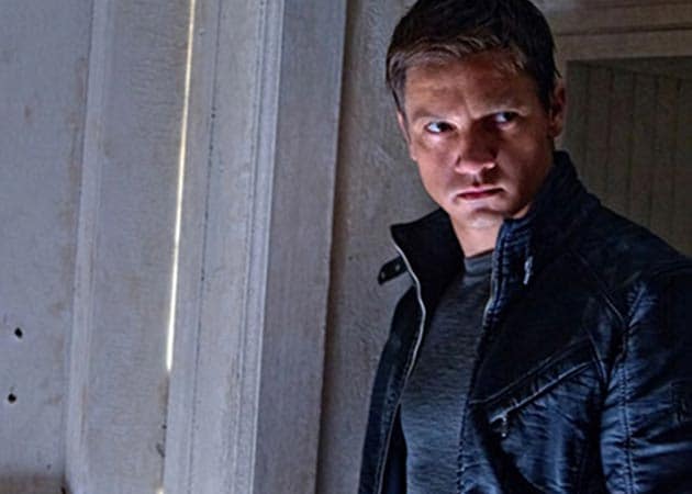 jeremy Renner Freaked Out When He Jumped Into Freezing Water For The Bourne Legacy