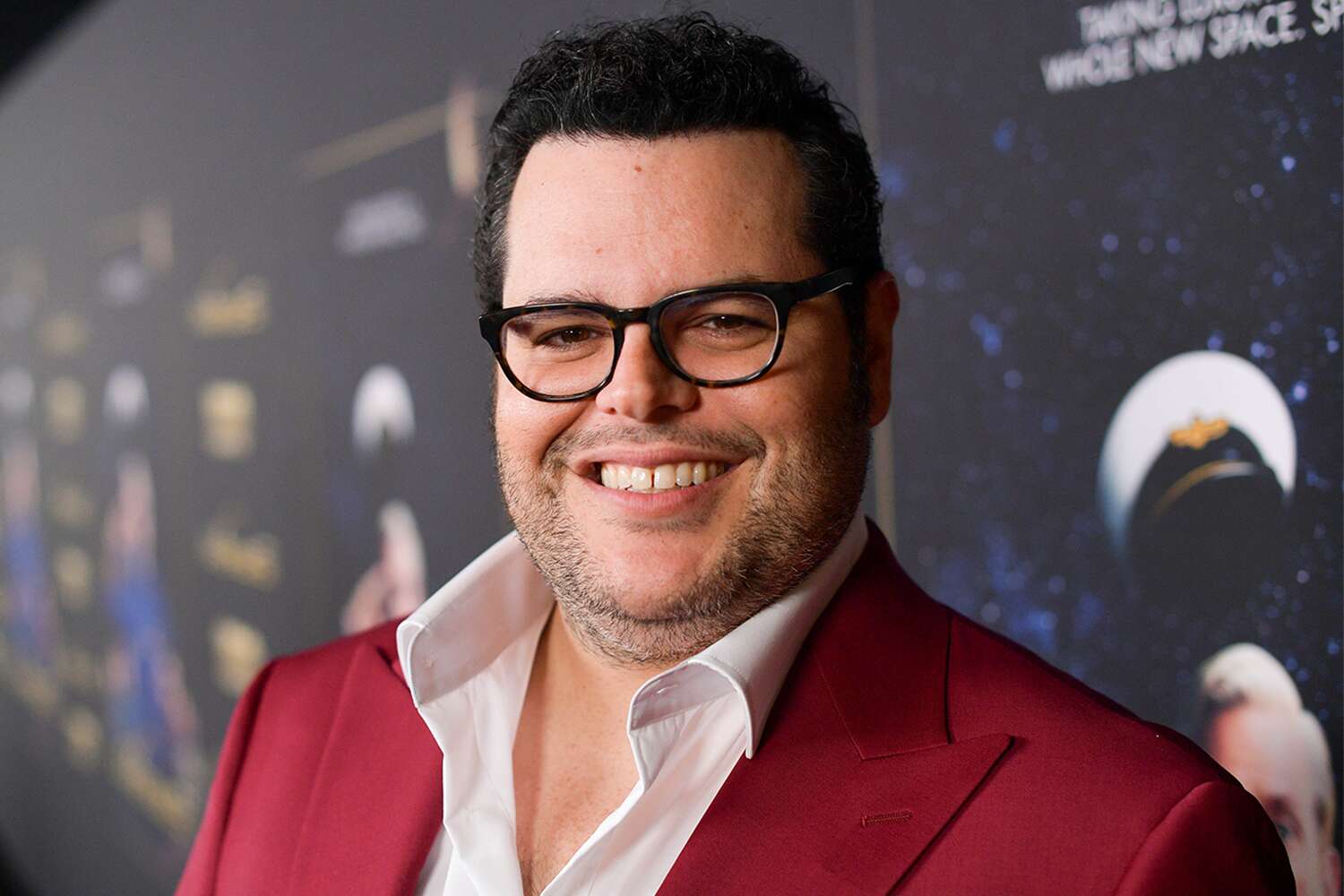 josh Gad Reveals His Really Sweet Nightly Ritual With Daughters  Peoplecom