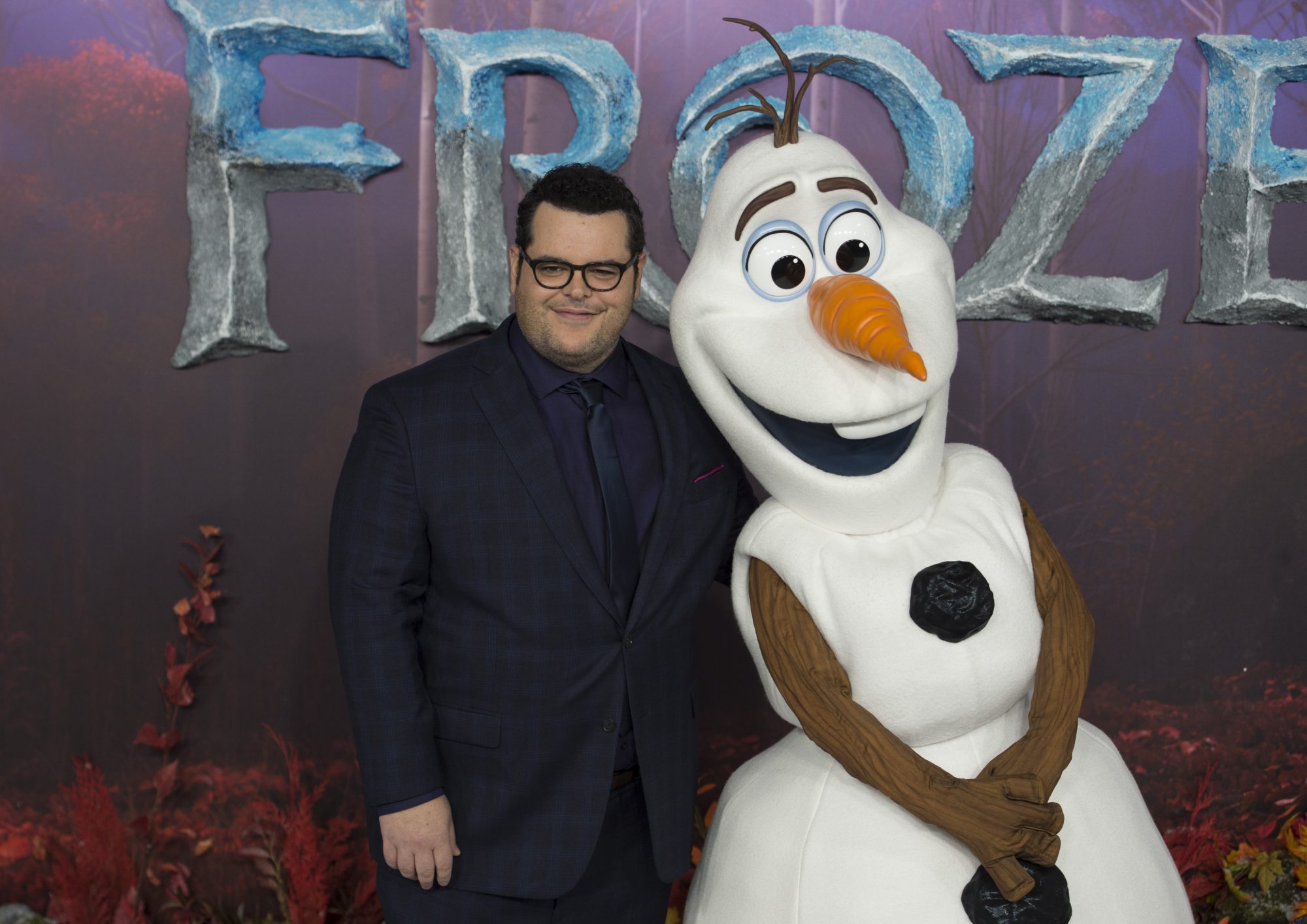 josh Gads Daughter Inspired Olaf Storyline In Frozen 2 Southern Living