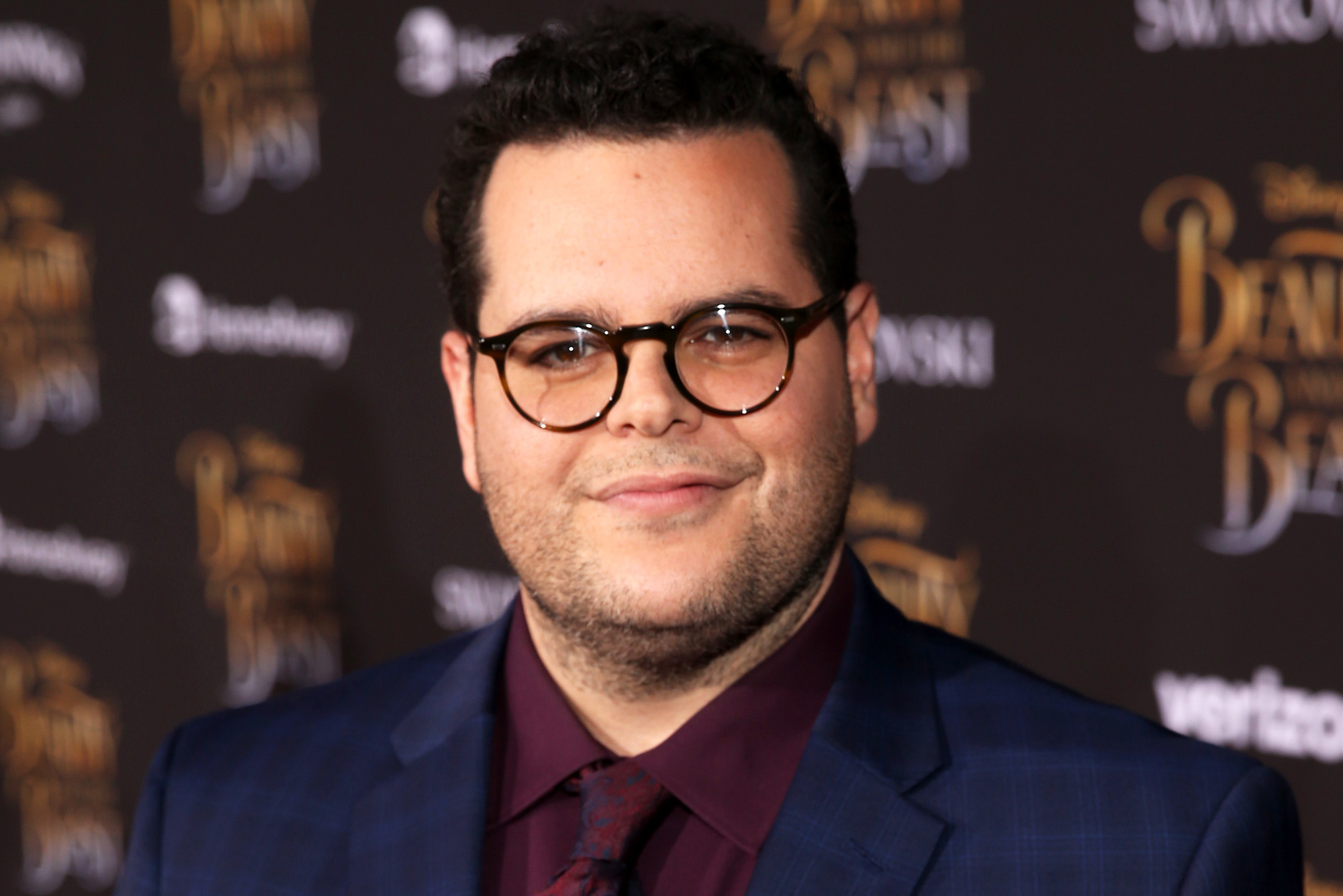 why Josh Gad Apologizes To His Daughters