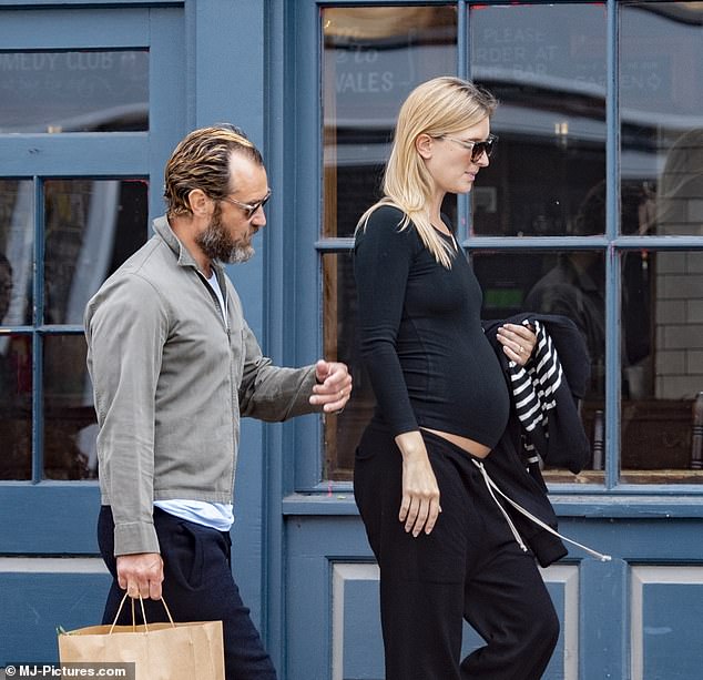 hey Jude Its Baby Number Six Actor Jude Law Is Thrilled As His New Wife Phillipa 32 Is Pregnant Daily Mail Online