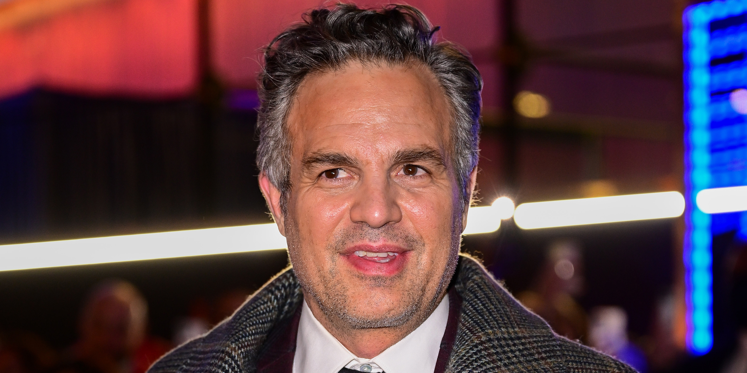 mark Ruffalo Photo With Daughter Bella On Red Carpet