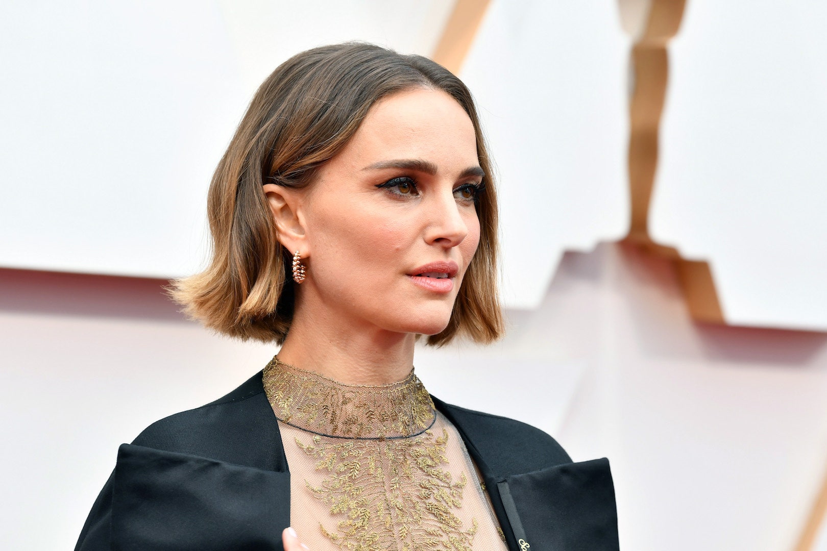 natalie Portman Responds To Rose Mcgowans Cape Diss It Is Inaccurate To Call Me Brave” Vanity Fair