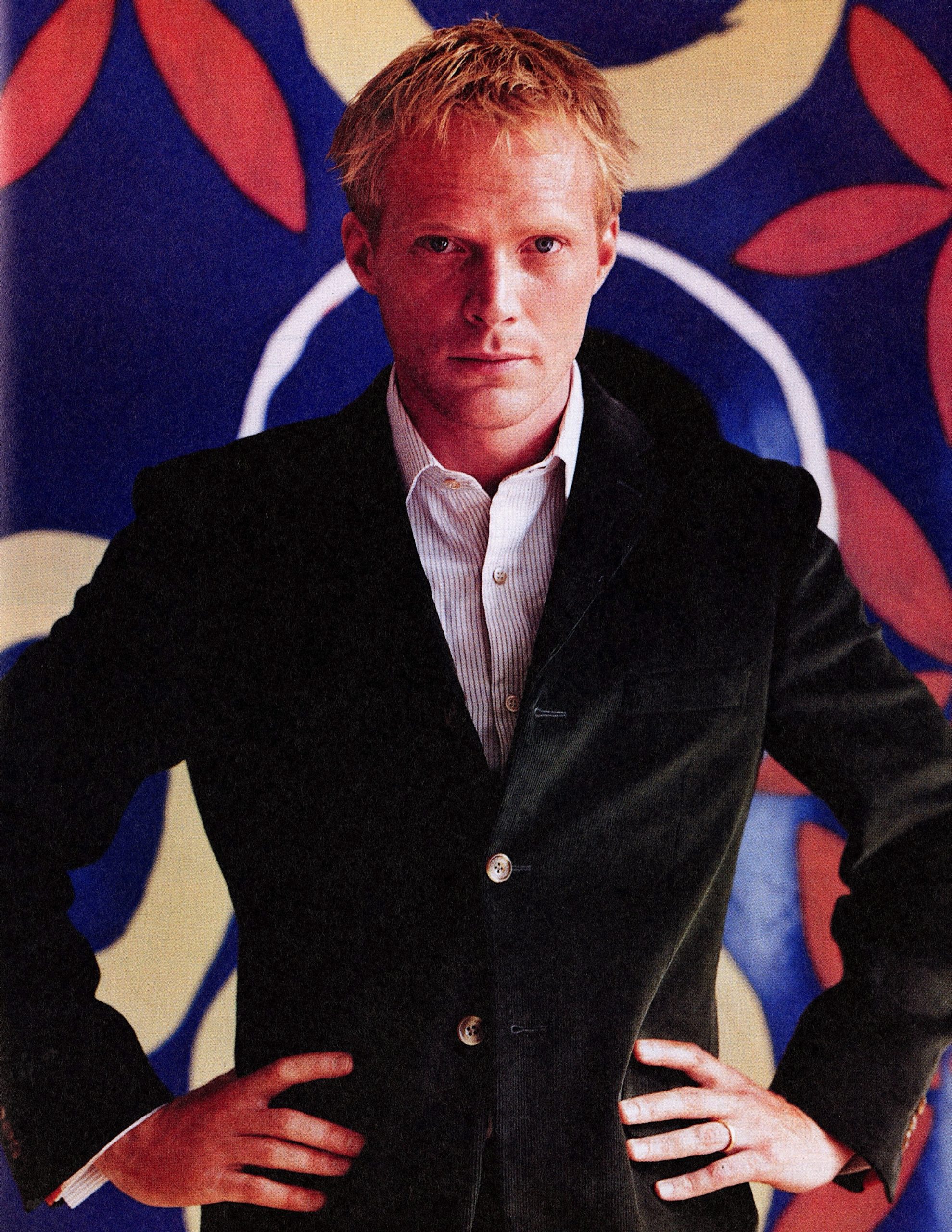 paul Bettany Star Of Wandavision Is A Vision In A Bubble Bath