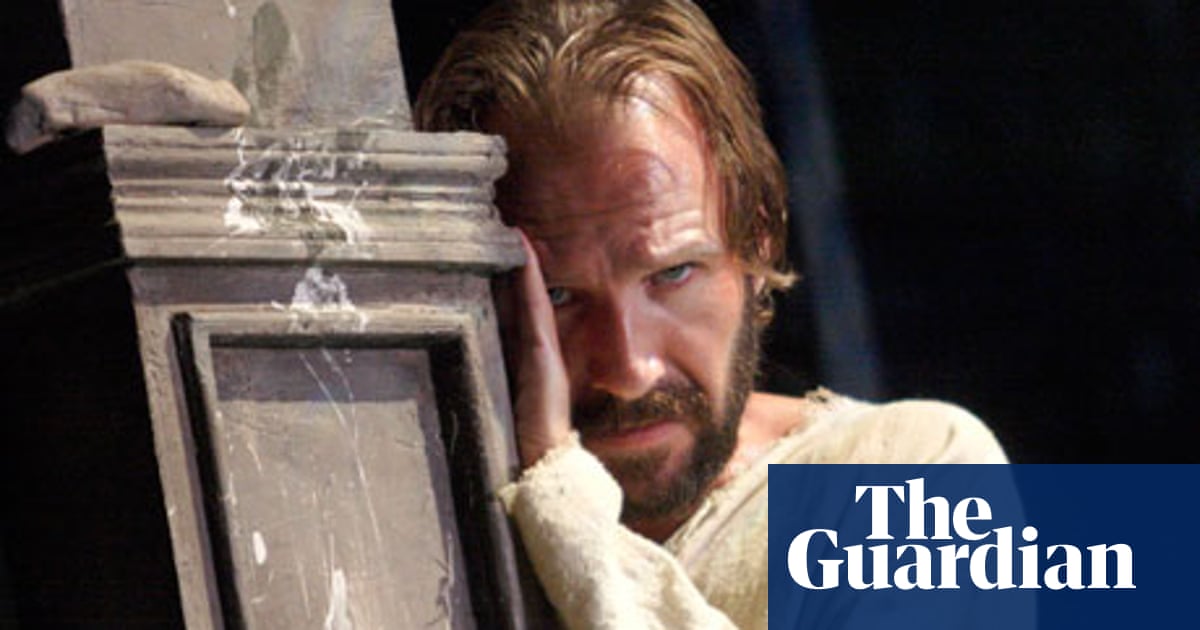 what To Say About … Ralph Fiennes In The Tempest Theatre The Guardian