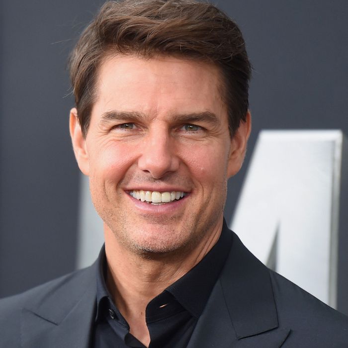 23 Unsettlingly Nice Tom Cruise Stories