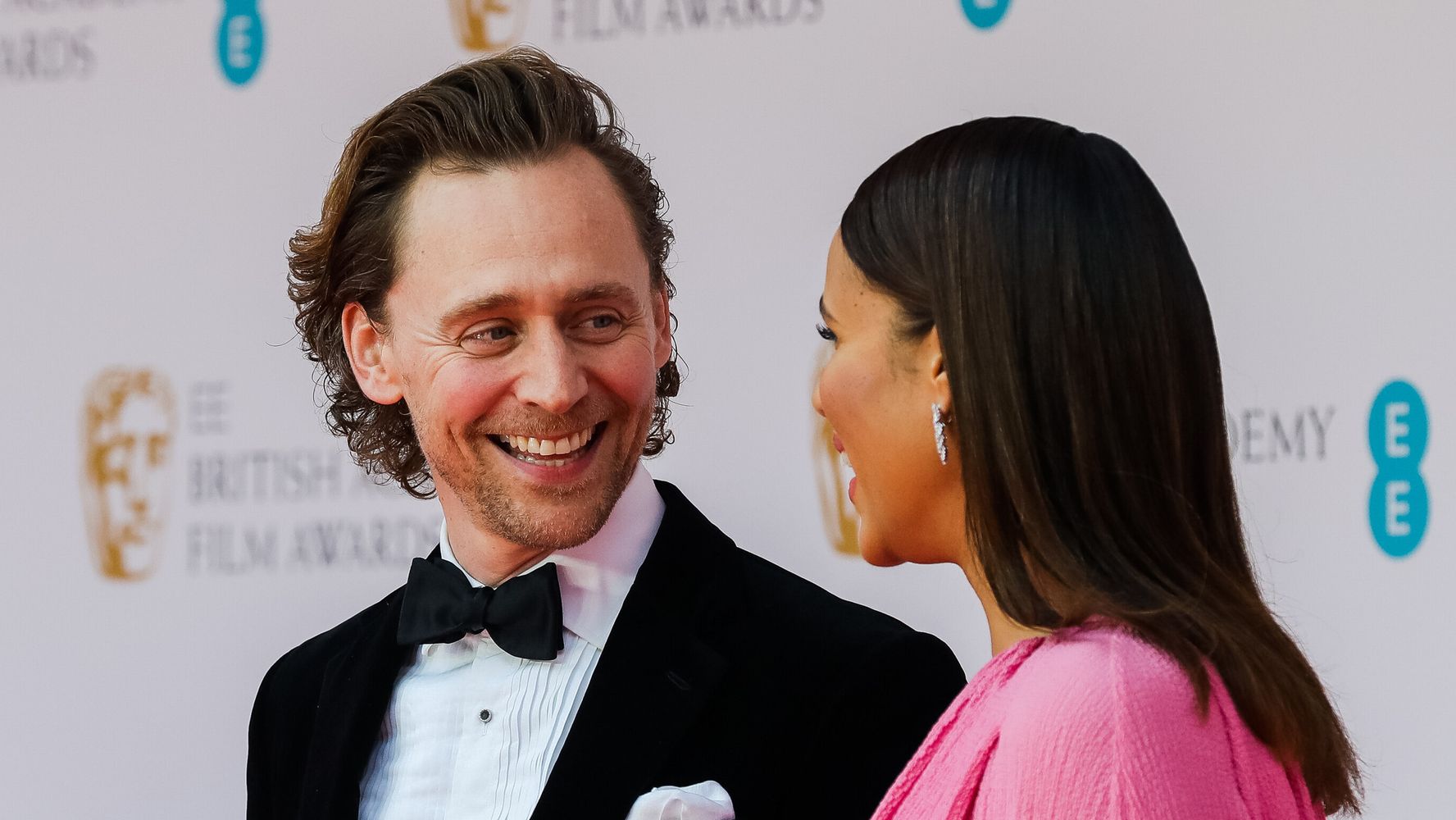 tom Hiddleston Got Engaged To Zawe Ashton And You Have To See Her Ring  Huffpost Entertainment