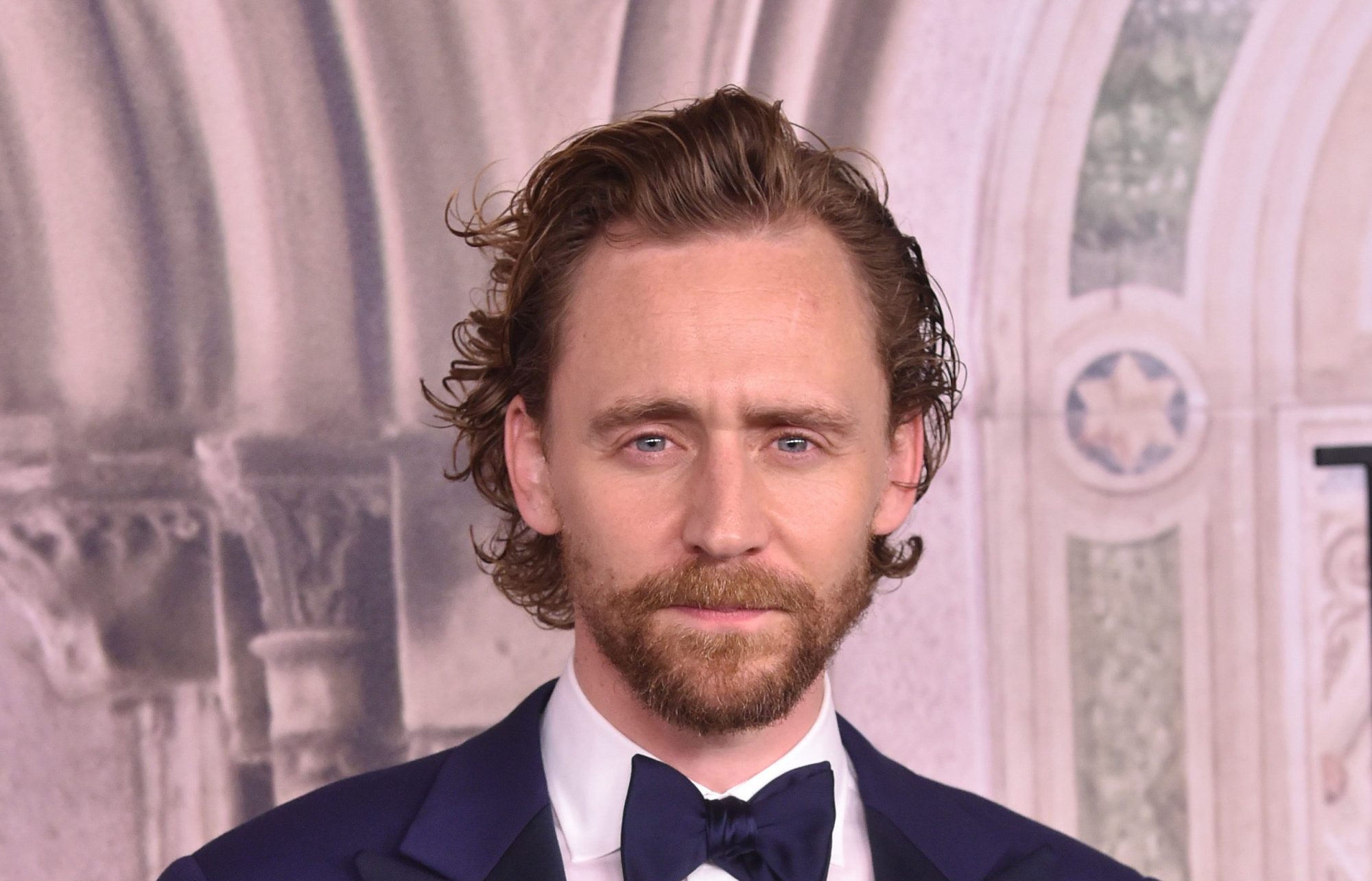 tom Hiddleston To Star In Apple Drama Series White Darkness Variety